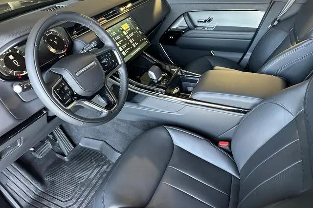 2026 Land Rover Range Rover Sport P360 SE