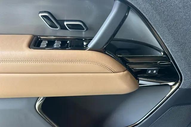 2026 Land Rover Range Rover Sport P360 SE