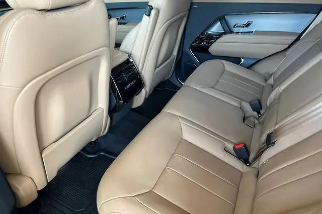 2026 Land Rover Range Rover Sport P360 SE
