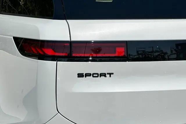 2026 Land Rover Range Rover Sport P360 SE