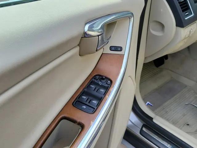 2016 Volvo XC60 T5 Platinum