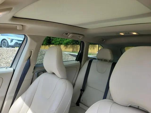 2016 Volvo XC60 T5 Platinum
