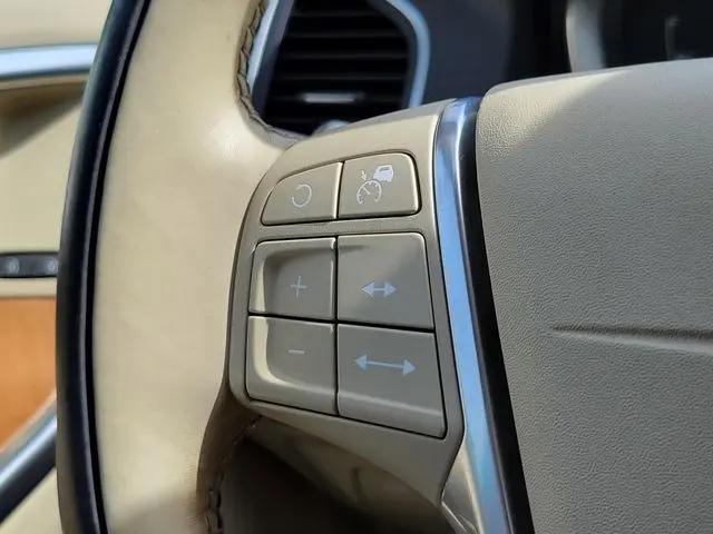 2016 Volvo XC60 T5 Platinum