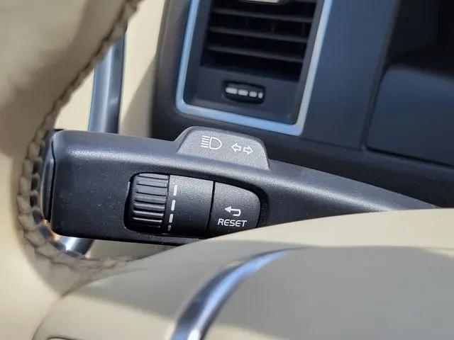 2016 Volvo XC60 T5 Platinum