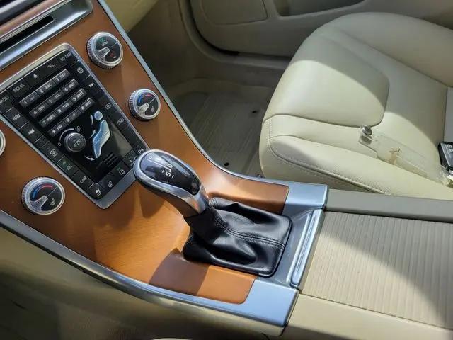 2016 Volvo XC60 T5 Platinum