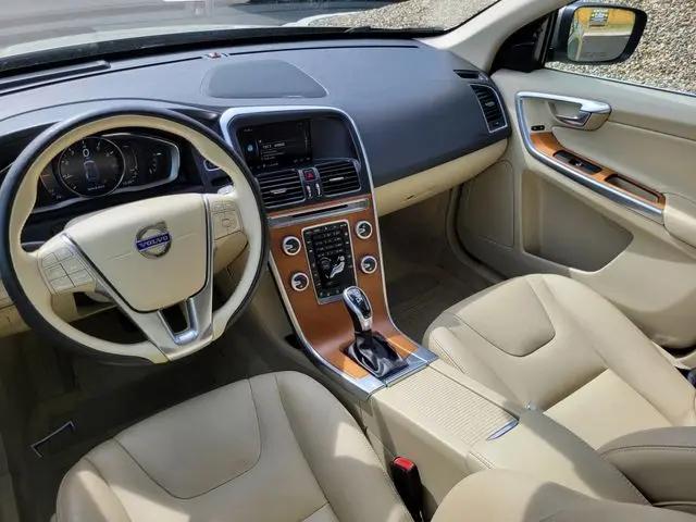 2016 Volvo XC60 T5 Platinum
