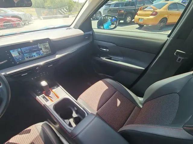 2025 Nissan Kicks SR FWD