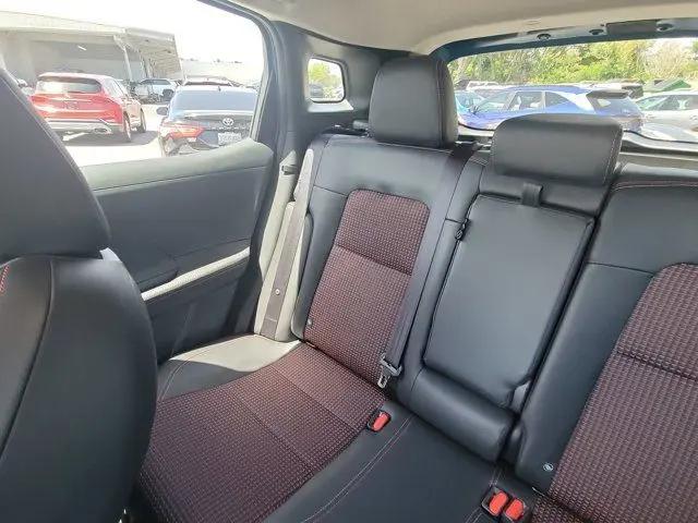 2025 Nissan Kicks SR FWD