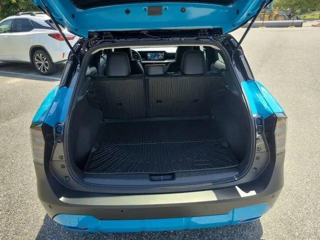 2025 Nissan Kicks SR FWD