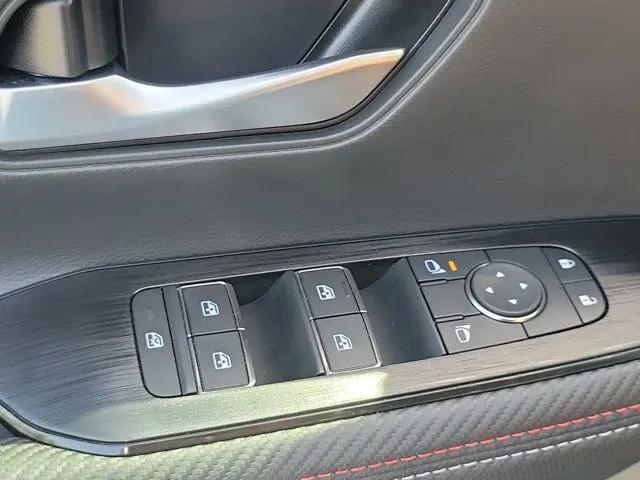 2025 Nissan Kicks SR FWD
