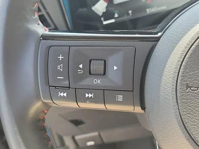 2025 Nissan Kicks SR FWD