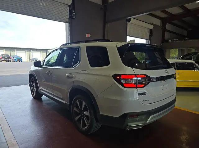 2025 Honda Pilot Elite