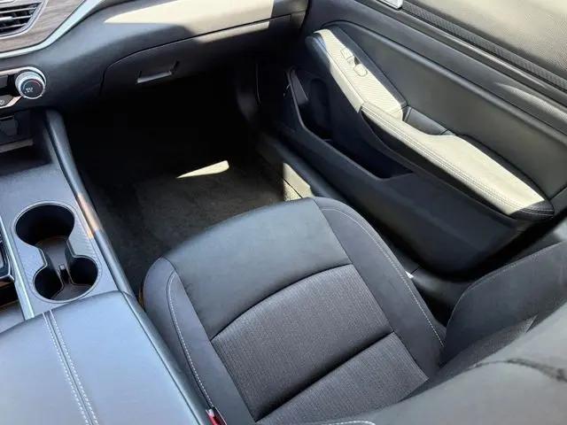 2025 Nissan Altima SV FWD