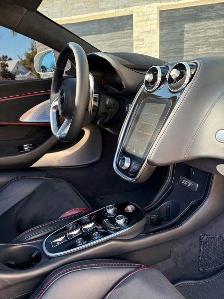 2023 McLaren GT Base