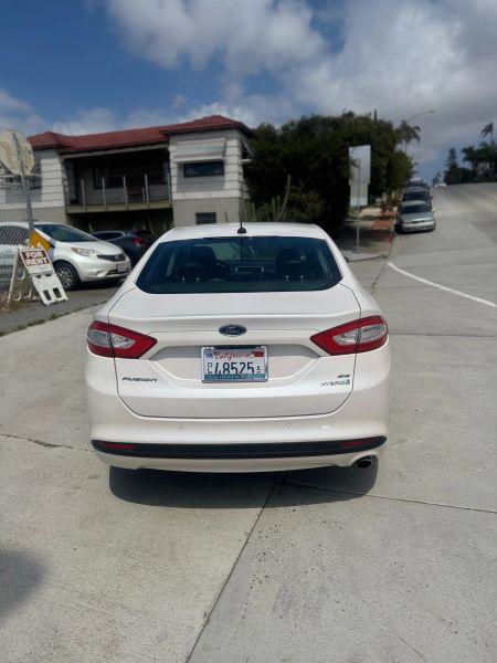 2013 Ford Fusion Hybrid SE