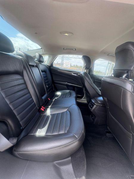 2013 Ford Fusion Hybrid SE