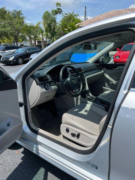 2015 Volkswagen Passat 1.8T Limited Edition