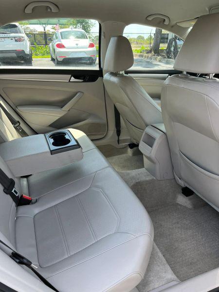 2015 Volkswagen Passat 1.8T Limited Edition