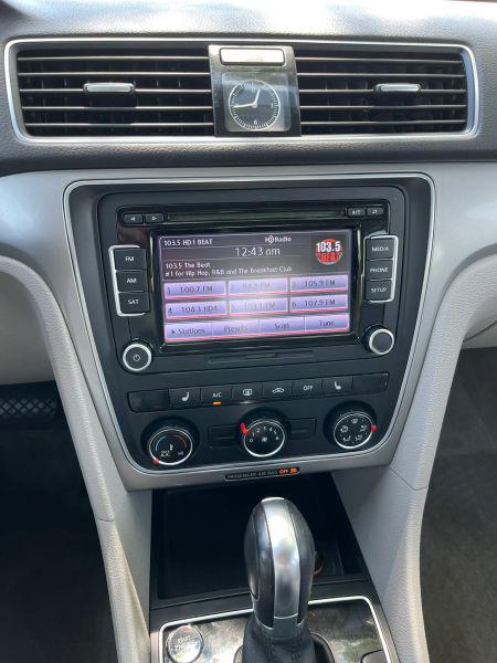 2015 Volkswagen Passat 1.8T Limited Edition