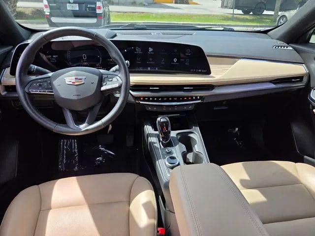 2024 Cadillac XT4 AWD Premium Luxury
