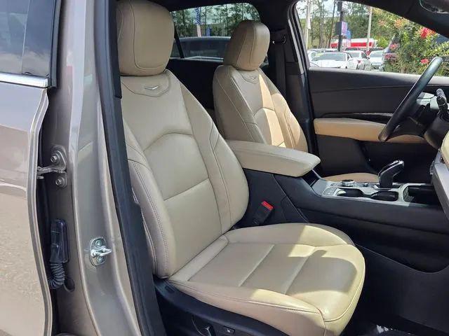 2024 Cadillac XT4 AWD Premium Luxury