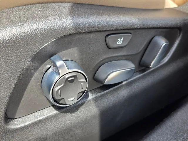 2024 Cadillac XT4 AWD Premium Luxury