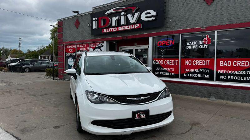 2020 Chrysler Voyager LXI for sale in Eastpointe, MI