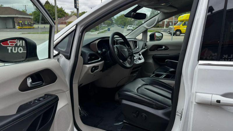 2020 Chrysler Voyager LXI