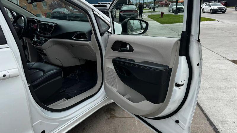 2020 Chrysler Voyager LXI