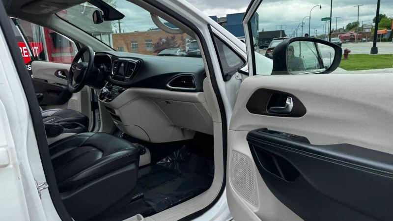 2020 Chrysler Voyager LXI