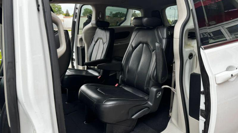 2020 Chrysler Voyager LXI