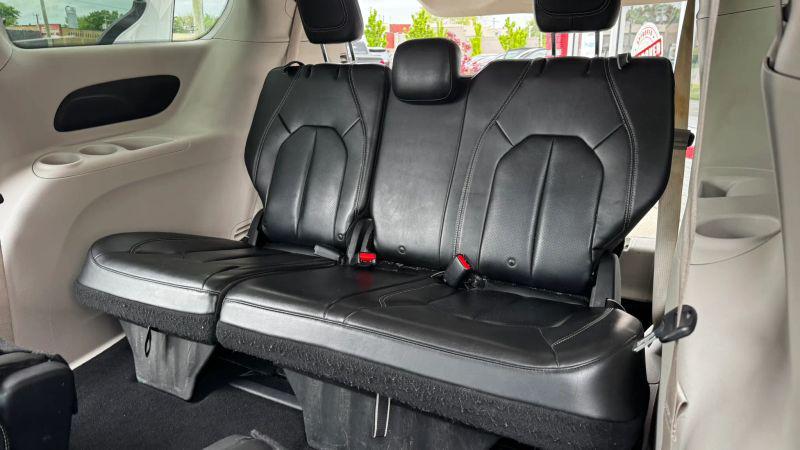 2020 Chrysler Voyager LXI