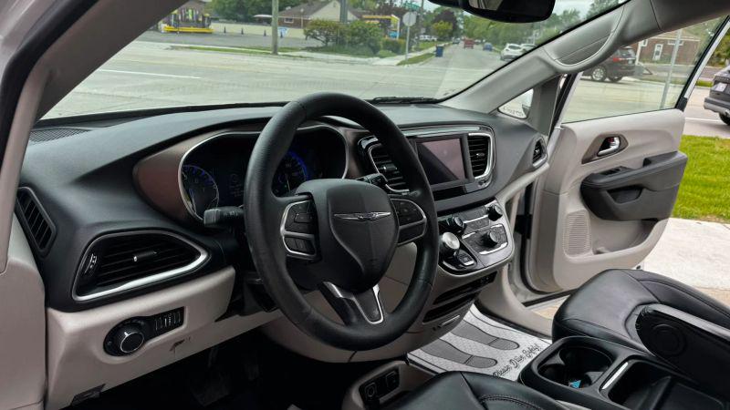 2020 Chrysler Voyager LXI