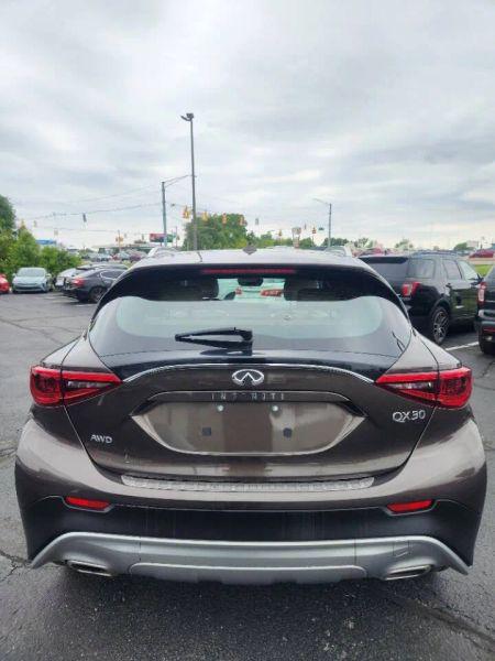 2019 INFINITI QX30 LUXE
