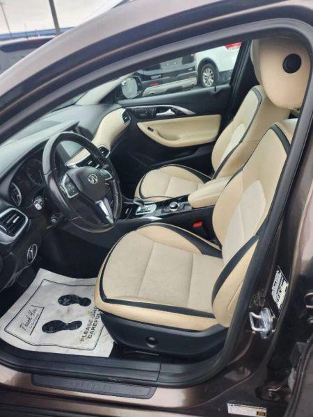 2019 INFINITI QX30 LUXE