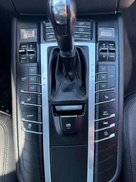 2018 Porsche Macan Base