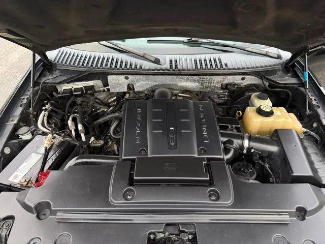 2008 Lincoln Navigator Base