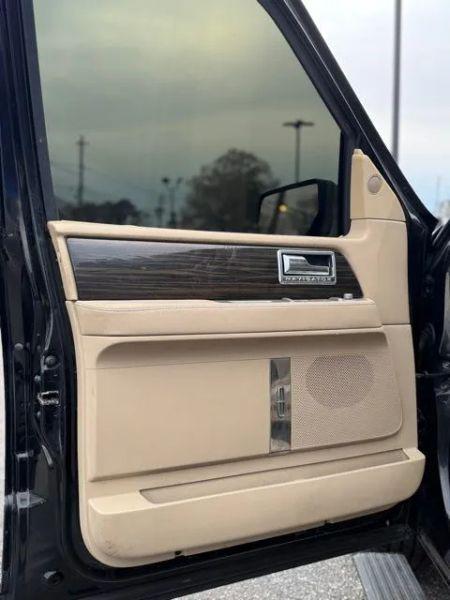 2008 Lincoln Navigator Base