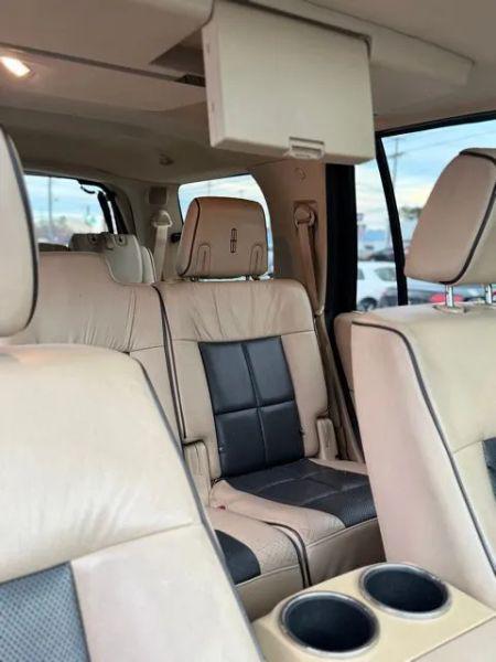 2008 Lincoln Navigator Base