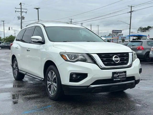 2017 Nissan Pathfinder SV