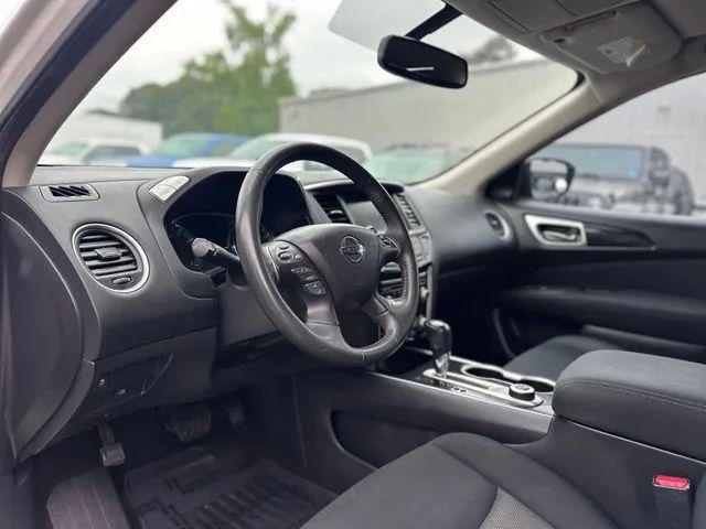 2017 Nissan Pathfinder SV