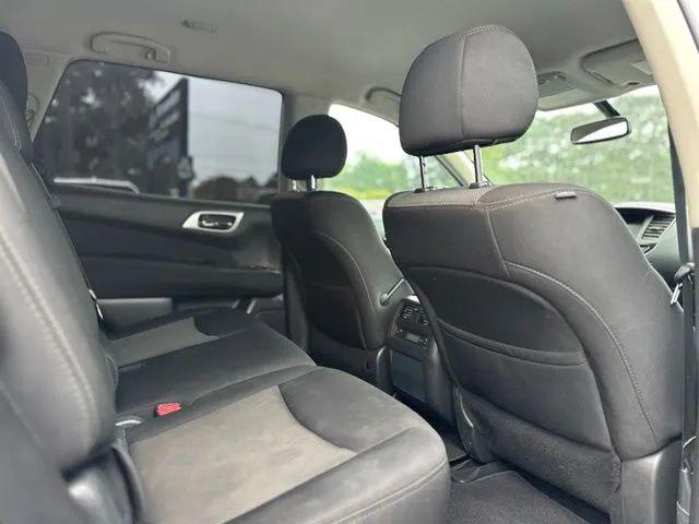 2017 Nissan Pathfinder SV