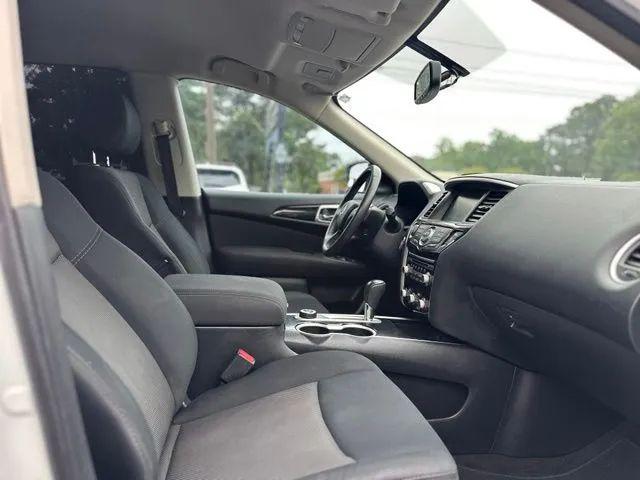 2017 Nissan Pathfinder SV