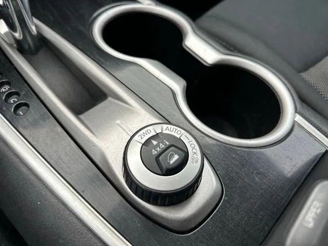 2017 Nissan Pathfinder SV