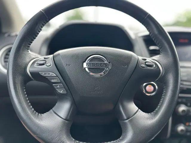 2017 Nissan Pathfinder SV