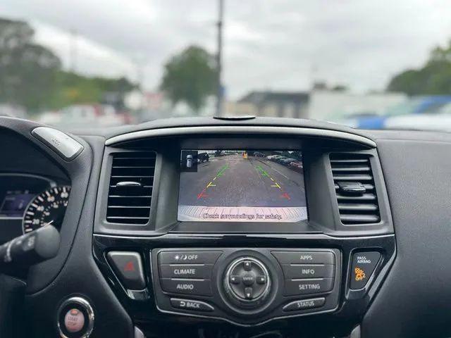 2017 Nissan Pathfinder SV