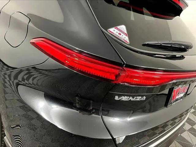2022 Toyota Venza LE