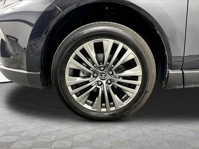 2022 Toyota Venza LE