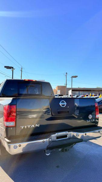 2005 Nissan Titan LE