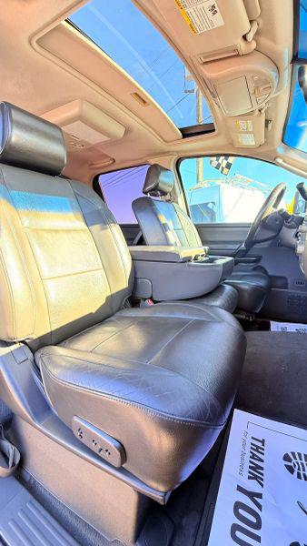 2005 Nissan Titan LE
